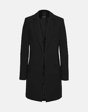 Schwarzer, lang geschnittener Mantel mit schmalem Revers und Taschen.